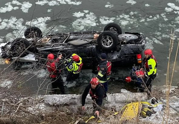 How A Car Accident Lawyer Handles Insurance